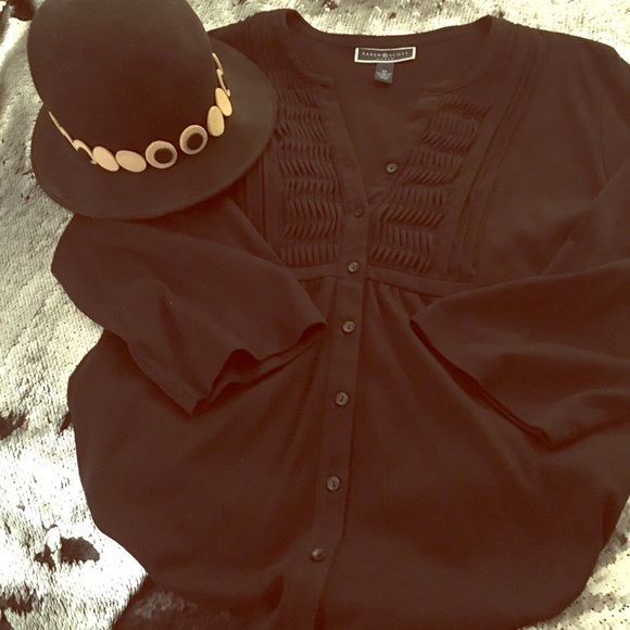 Tailored “tuxedo” too - Picture 1 of 2